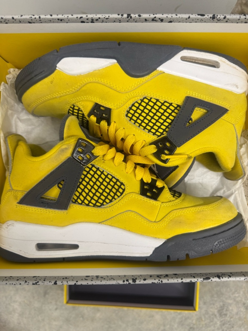 Michael Jordan 4 Retro (GS). Bright Yellow and Gray  Basketball Sneakers